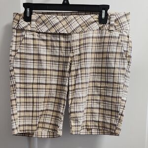 LEI Beige Plaid Women's Bermudas